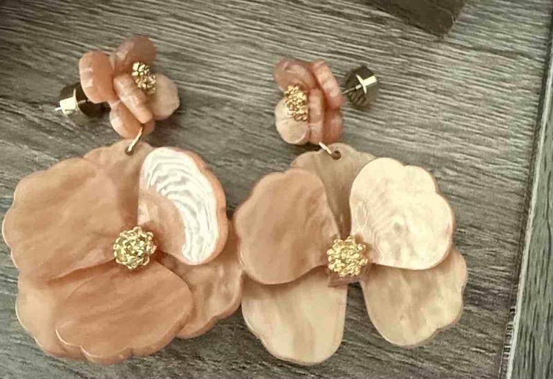 Review Thumbnail Image 0 243075130