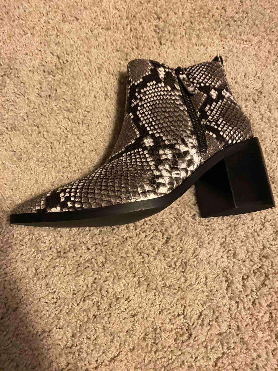 Review Thumbnail Image 0 196160236