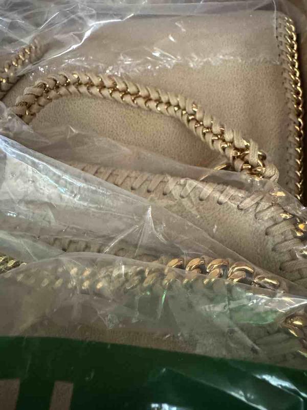 Review Thumbnail Image 0 242471809