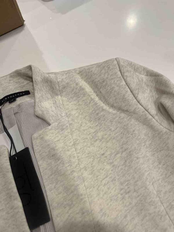 Review Thumbnail Image 0 228375414