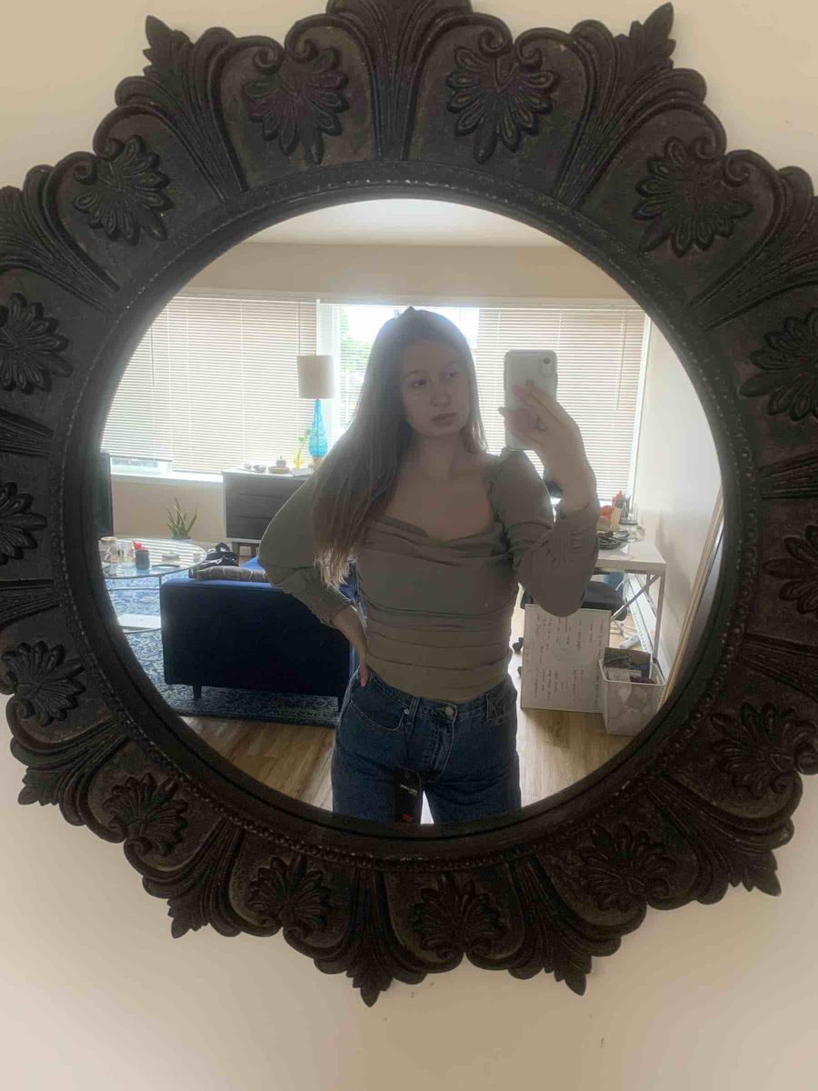 Review Thumbnail Image 0 209695394