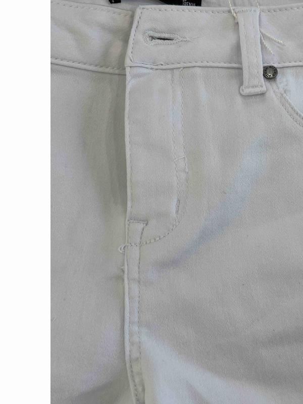 Review Thumbnail Image 0 215565596