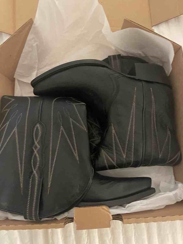 Review Thumbnail Image 0 243717960