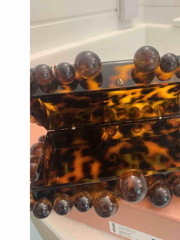 Review Thumbnail Image 2 218286364