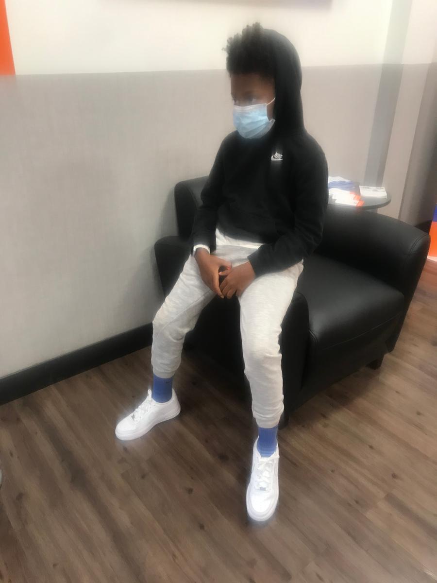 Review Thumbnail Image 0 196328546