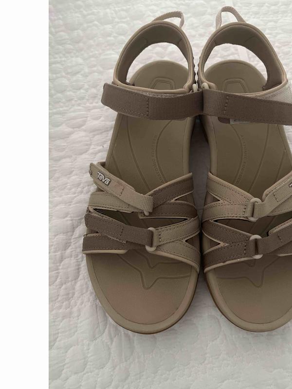 Review Thumbnail Image 0 218843624