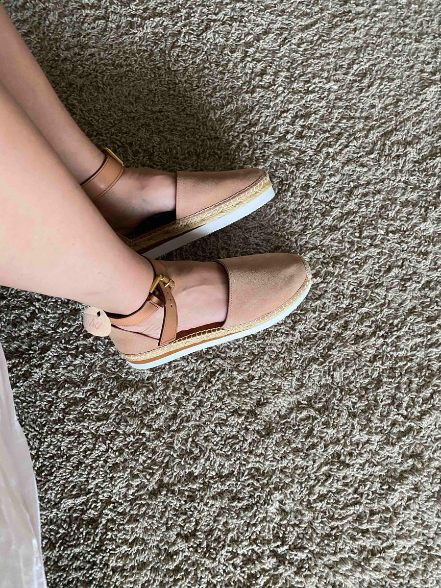 Review Thumbnail Image 0 194285724