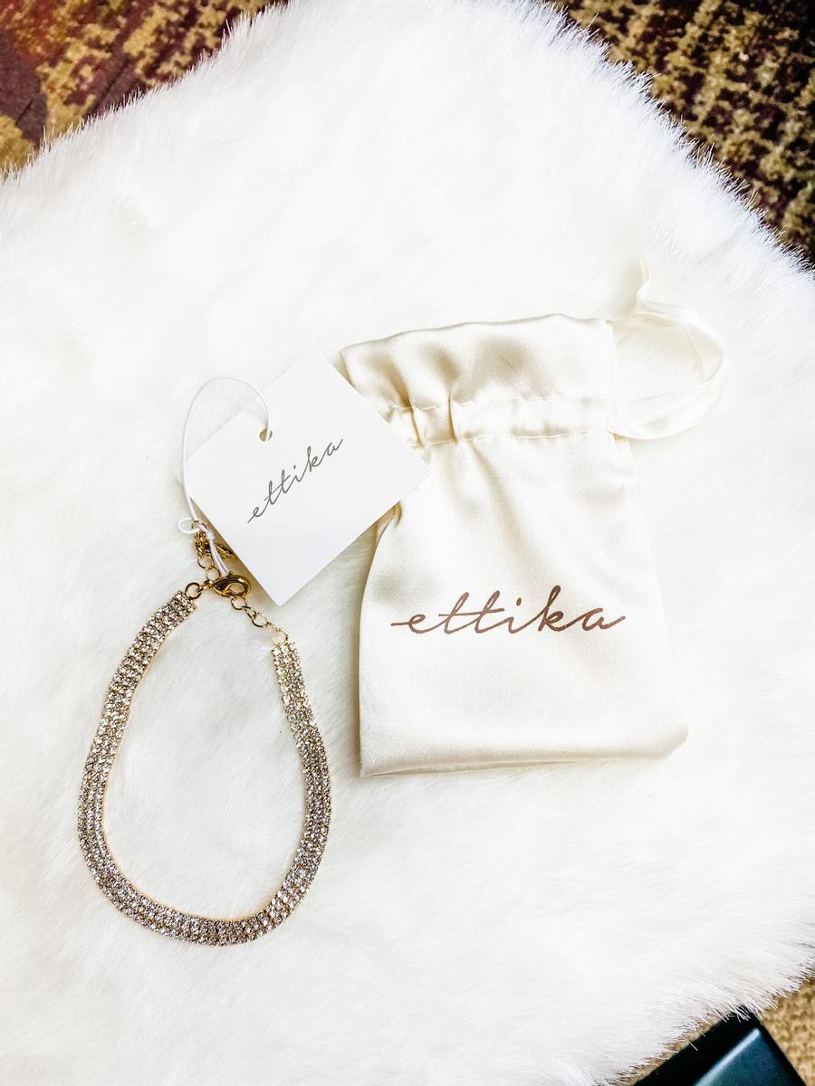 Review Thumbnail Image 0 205415811