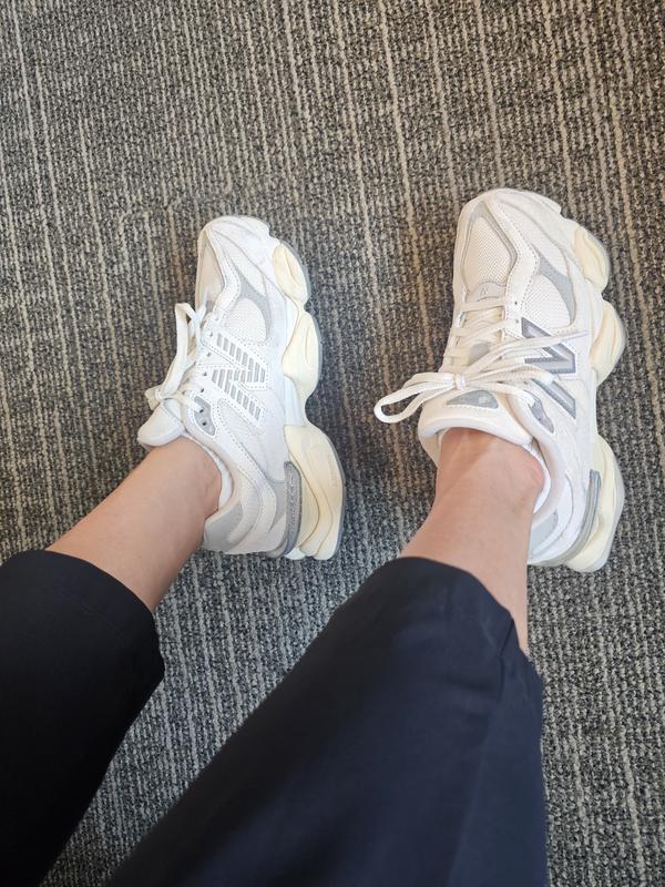 Hot shoe - wish they had a bit more support