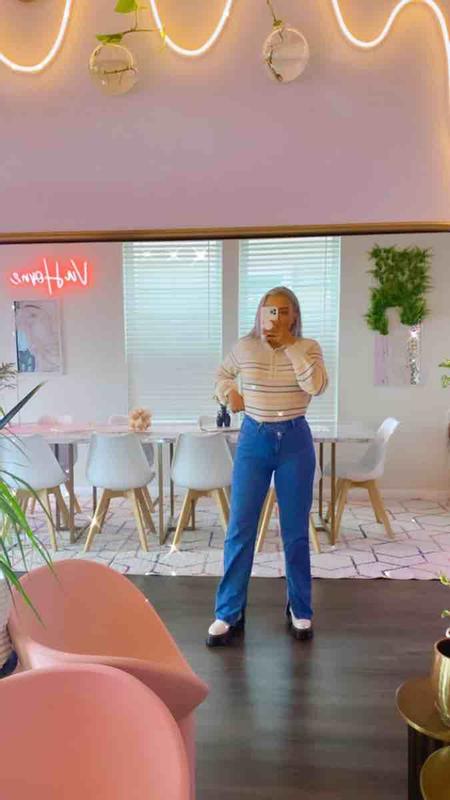 best white boots DrMartens go with every outfit.