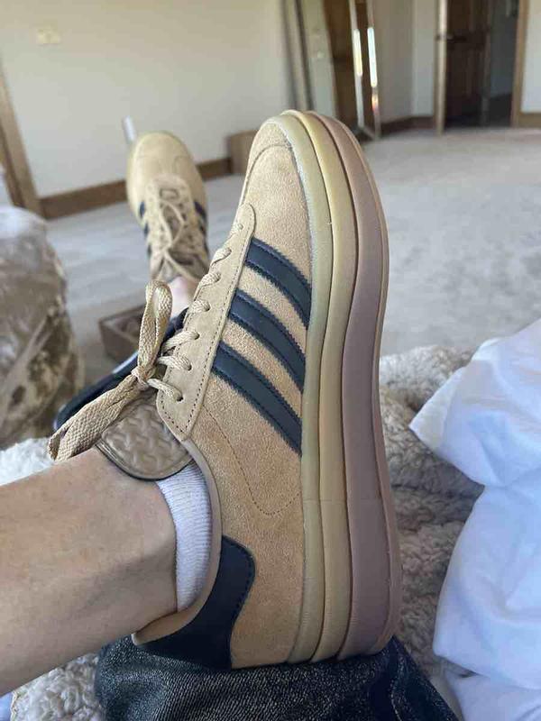 Super cute, but strange, long tongue