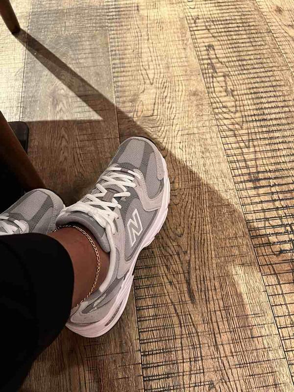 Review Thumbnail Image 0 235627200