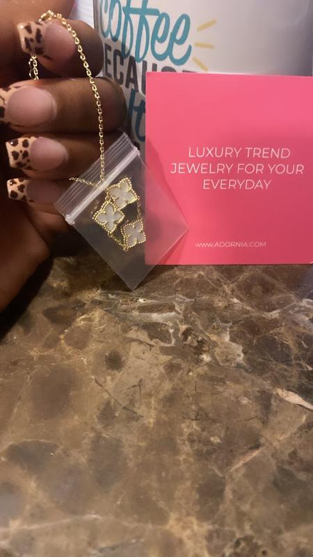 Mother of pearl flower bracelet