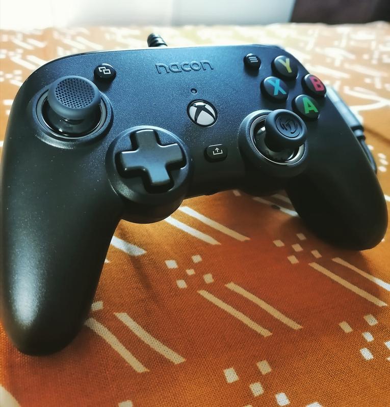 Pro Compact Controller For Xbox Nacon