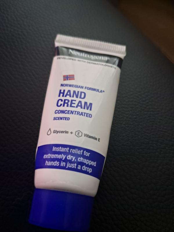 Norwegian Formula Fragrance Free Hand Cream NEUTROGENA® Australia