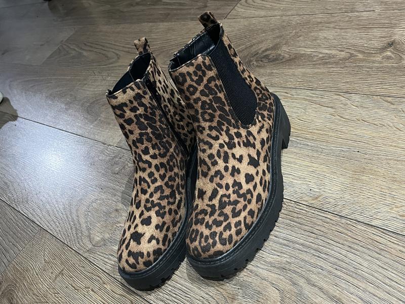 Leopard print store chunky boots