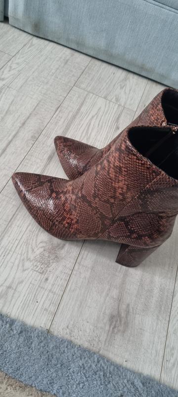 Newlook hot sale snakeskin boots