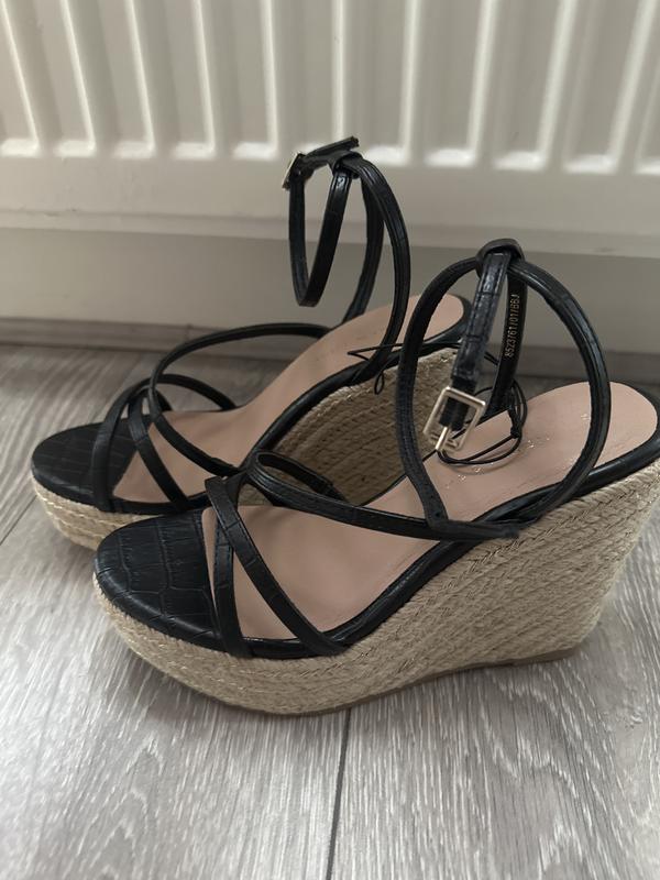 Black strappy espadrille discount sandals