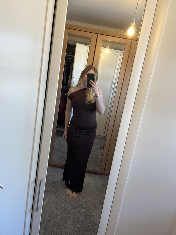 Burgundy Twist Shoulder Maxi Dress | New Look