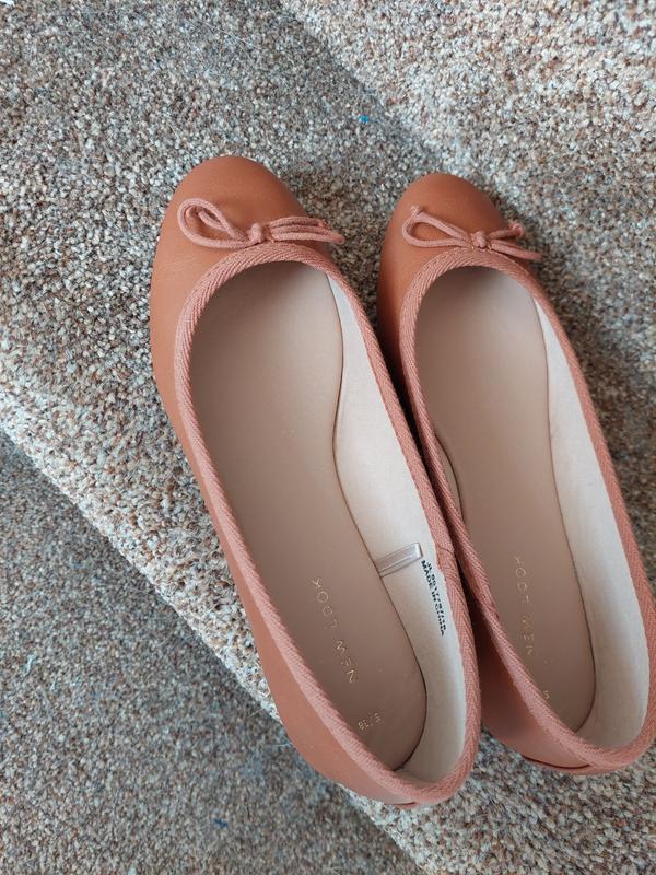 Tan hotsell ballet pumps