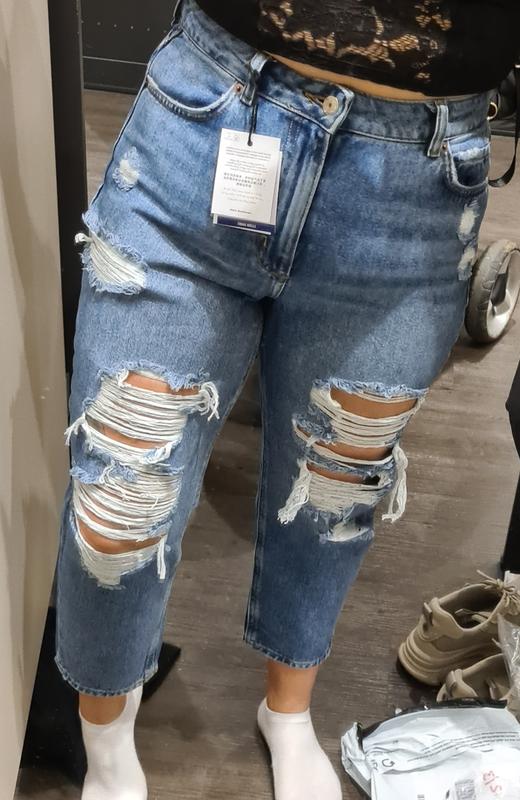 Ripped mom jeans new hot sale look