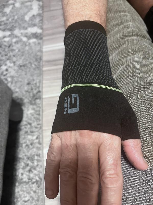 Compression Wrist Brace | Active Wrist Support | Neo G USA