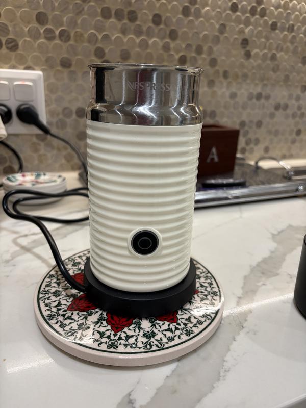 ネスプレッソ AEROCCINO3 + イニッシア ホワイト Milk Frother - Aeroccino 3 White Milk Frother - Nespresso AU
