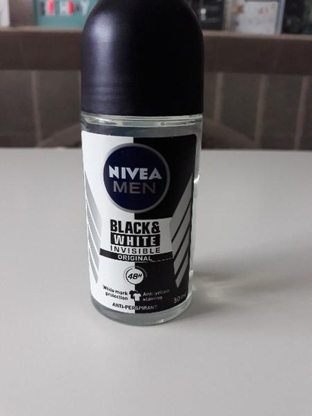 Black & White Anti-Perspirant Roll On, Deodorant