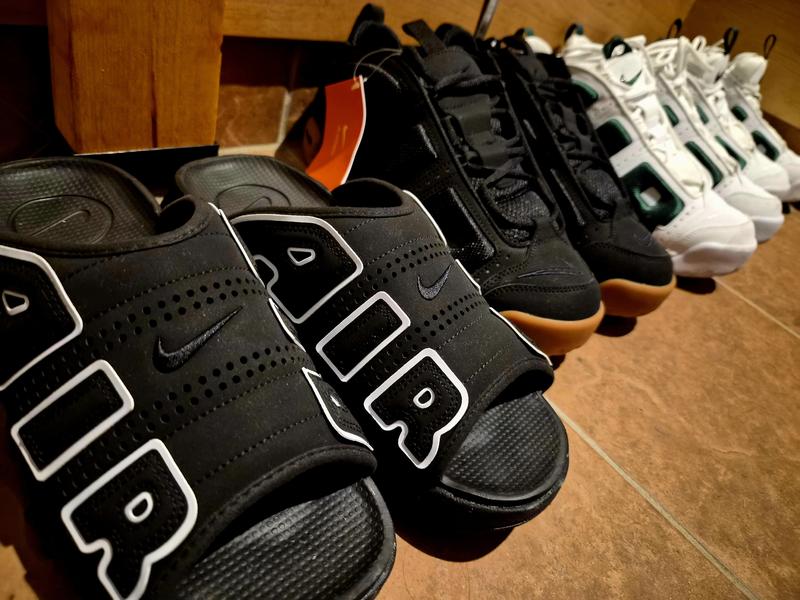 NIKE AIR MORE UPTEMPO SLIDE BLACK/WHITE-BLACK-CLEAR（ナイキ エア