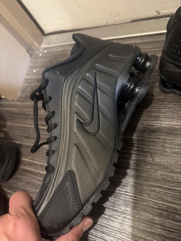 NIKE SHOX R4 BLACK/BLACK-BLACK-MAX ORANGE(ナイキ ショックス NIKE SHOX R4 BLACK/BLACK-BLACK-MAX ORANGE(ナイキ ショックス