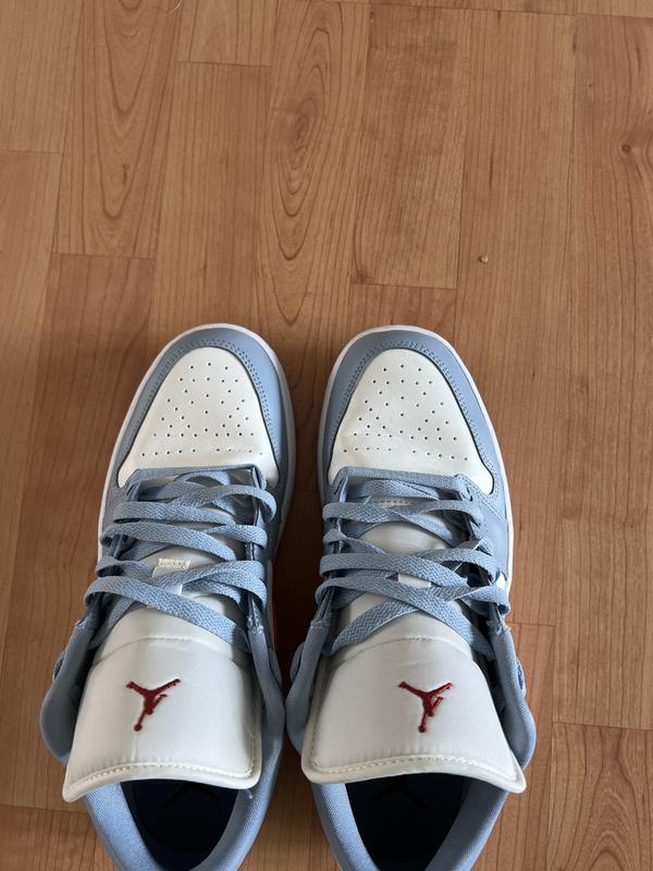 Nike – Air Jordan – Niedrige Sneaker in Khaki und Weiß ASOS