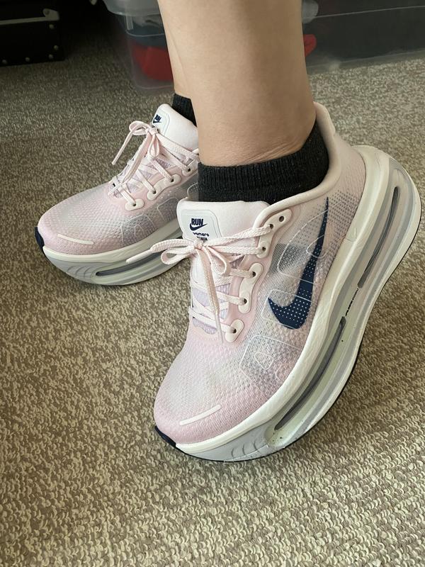 NIKE W NIKE VOMERO PREMIUM QS FDL FLT STOUT/FLT STOUT-CACAO WOW