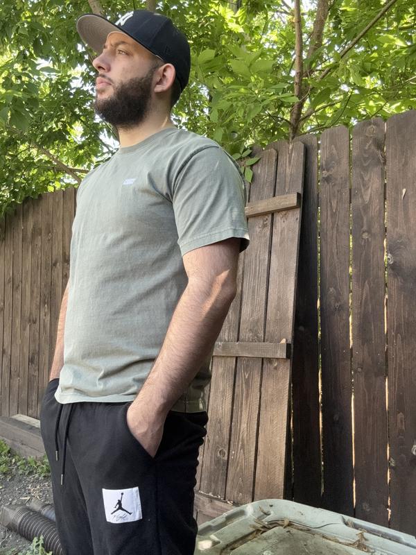 Review Thumbnail Image 0 233799182