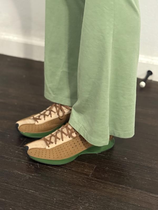 Review Thumbnail Image 0 243352476