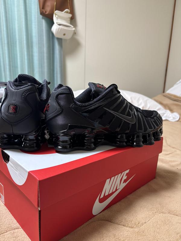 NIKE SHOX TL BLACK/BLACK-MTLC HEMATITE-MAX ORANGE（ナイキ