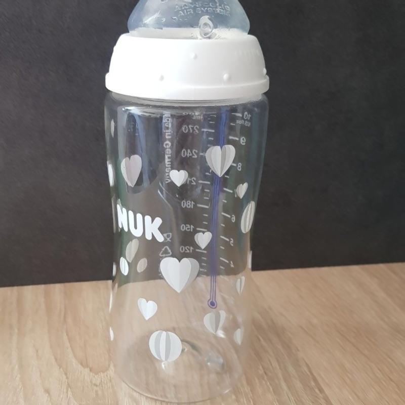 Flaschenbox mit 4 NUK First Choice Plus Babyflaschen Starter Set Girl 