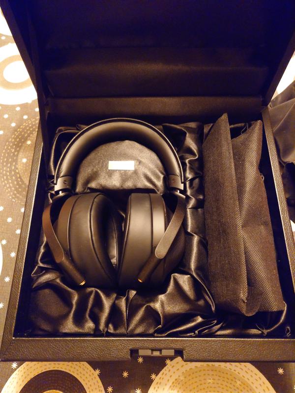 Premium Over-Ear Stereo Headphones Made in Japan | MDR-Z1R | Sony