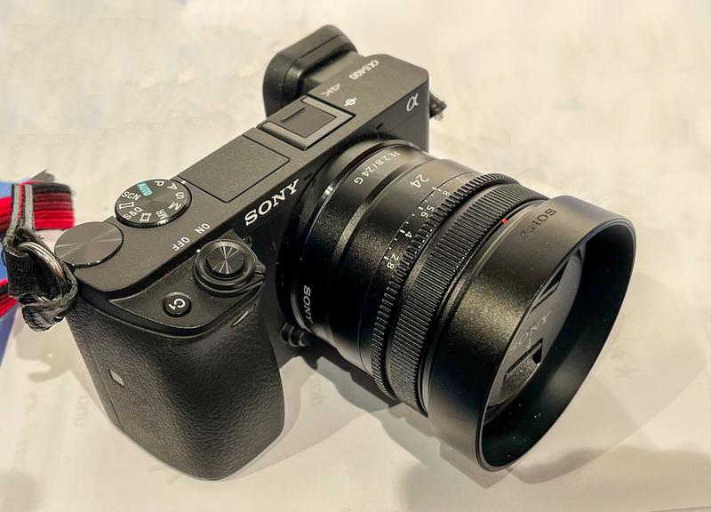 SEL24F28G | Objektive | Sony Schweiz