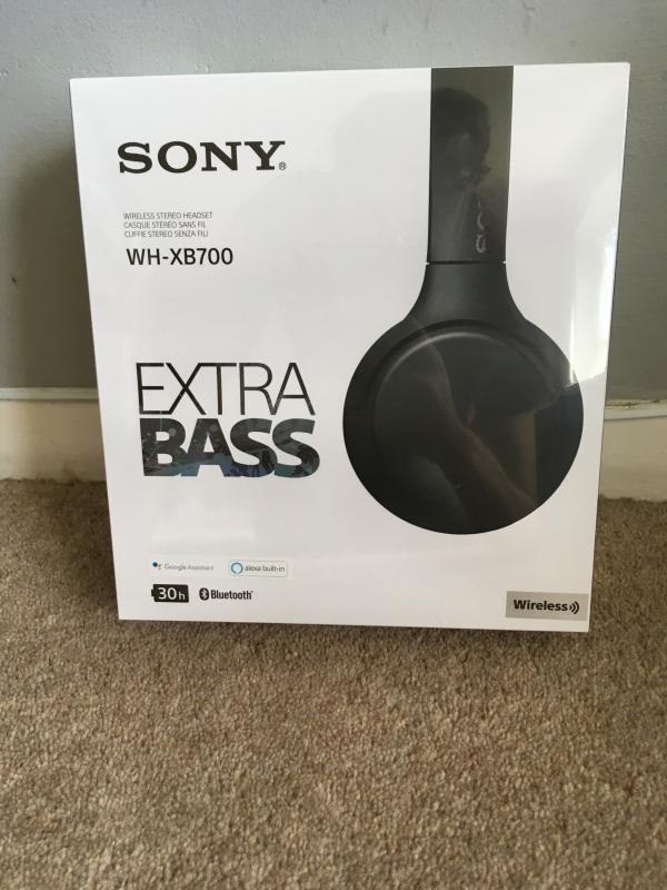 Wireless On Ear Extra Bass Headphones With Microphone