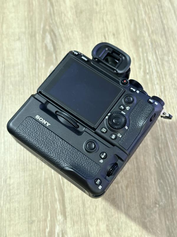 Vertical Grip | VG-C3EM | Sony United Kingdom