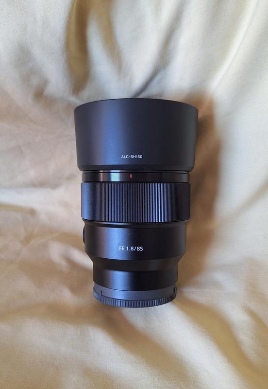 FE 85mm F1.8 | SEL85F18 | Sony United Kingdom