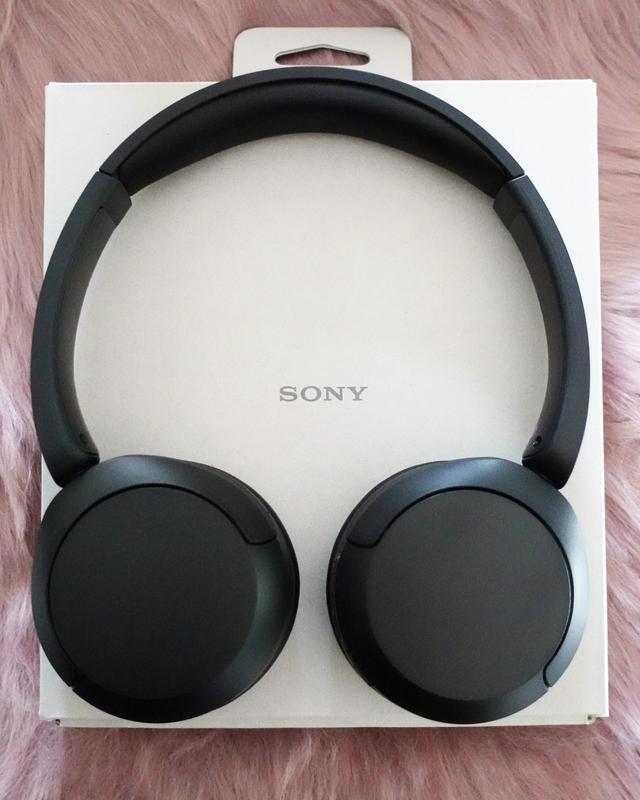 Auriculares Diadema Sony WH-CH520, Llamadas/Música, USB Tipo C, Bluetooth,  Base de carga, color Crema