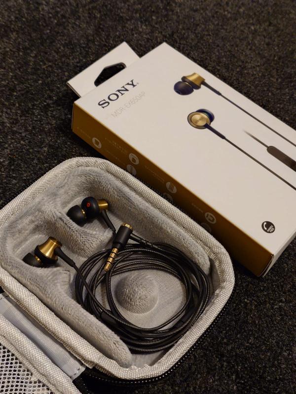 Sony MDR-EX650AP Cuffie Auricolari In Ottone &ndash; Con Microfono E Telecomando Per Smartphone &ndash; Argento