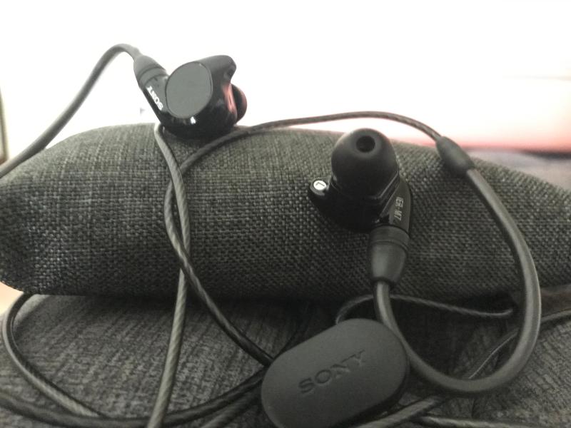 Sony IER-M7 Cuffie Monitor In-Ear Cablate – Alta Risoluzione – Colore Nero (usate Ma In Buono Stato)