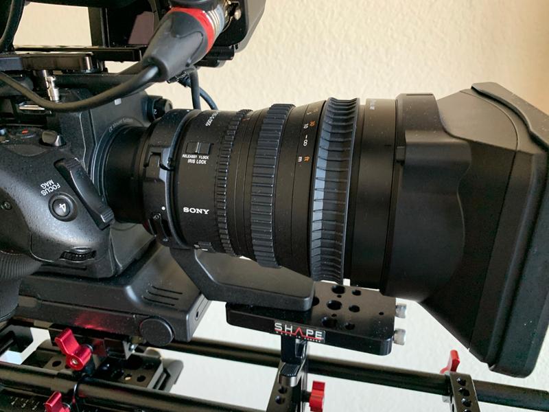 SELP28135G | α Lenses | Sony Singapore