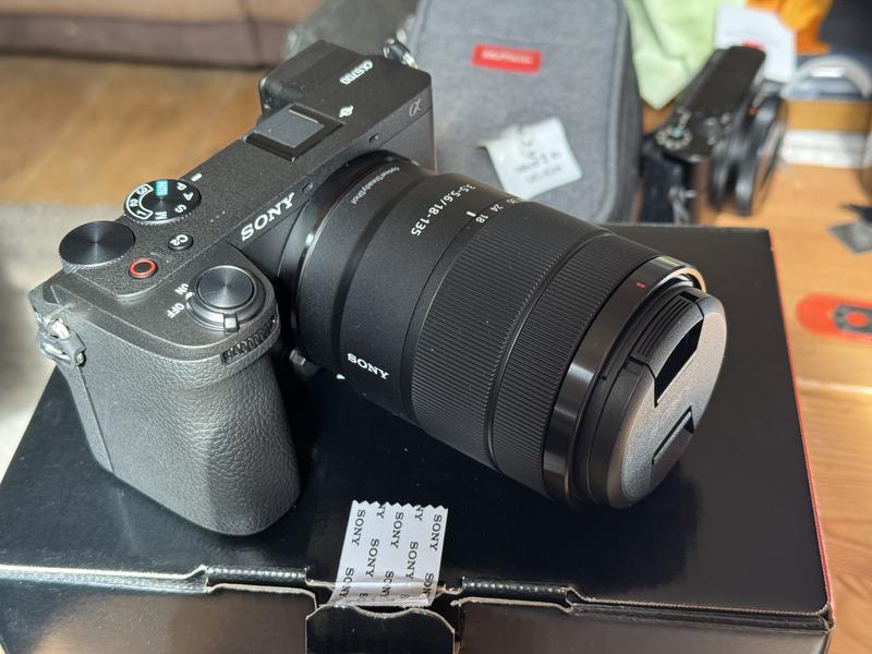 E 18-135mm F3.5-5.6 OSS | Sony Store Chile - Sony Store Chile