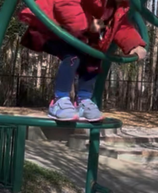 Review Thumbnail Image 0 375974929