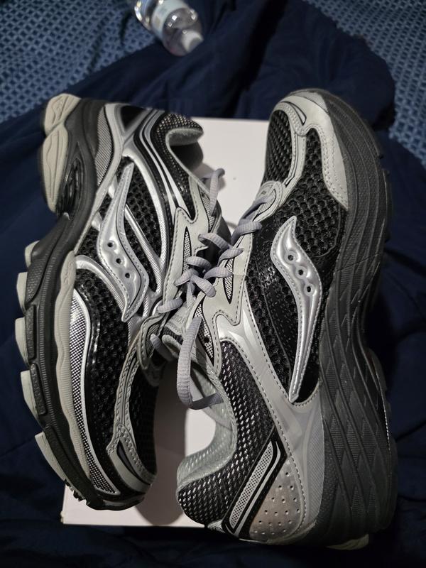 Saucony PROGRID OMNI 9 GOLD（サッカニー プログリッドオムニ 9