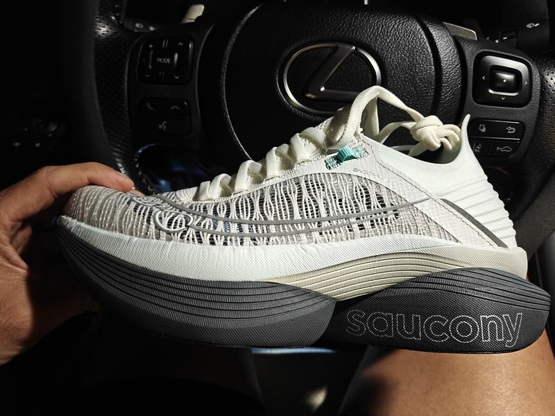 Saucony ENDORPHIN ELITE 2 FOG/CINDER（サッカニー エンドルフィン