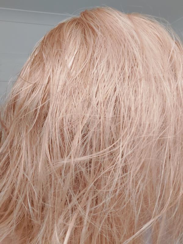 Hair after using product still wet here aswell.